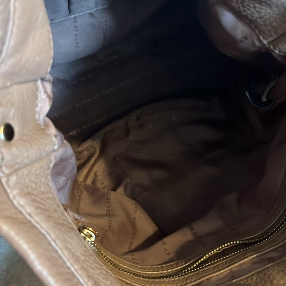 🎉 Marc by Marc Jacobs hobo bag! Too hot to handle! - Picture 8 of 9